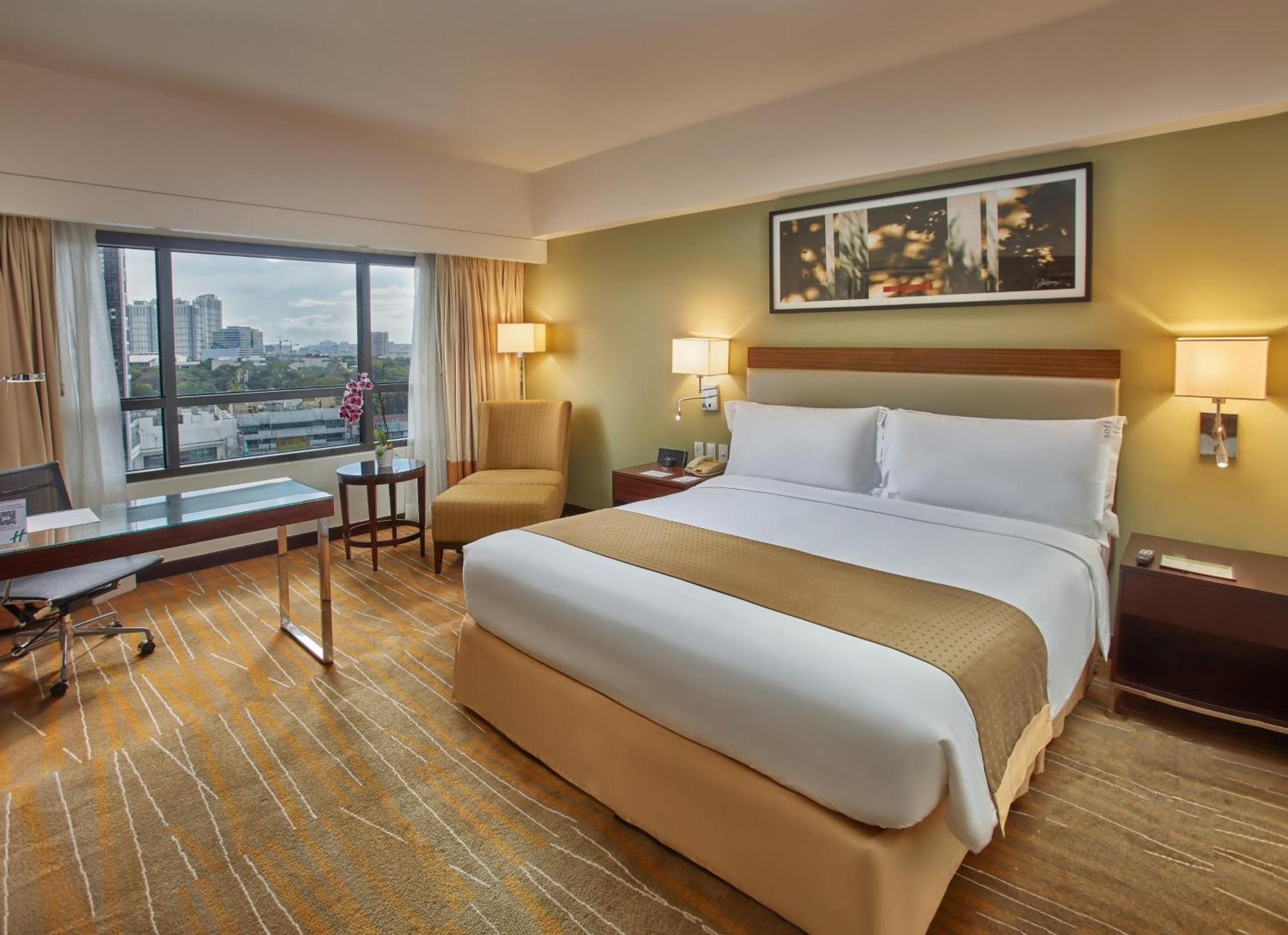 Holiday Inn & Suites Makati By Ihg Makati City Exterior foto Deluxe Room