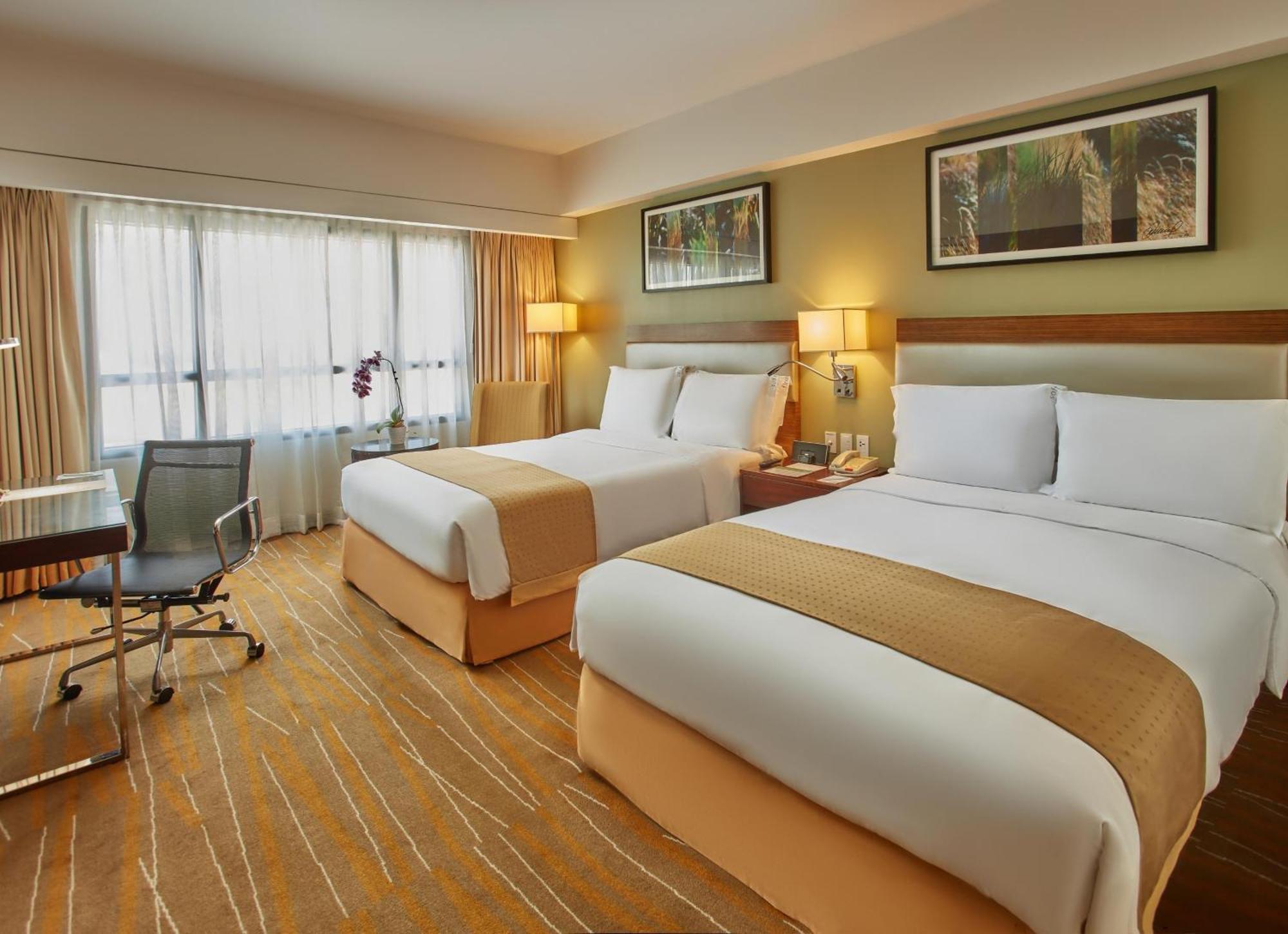 Holiday Inn & Suites Makati By Ihg Makati City Exterior foto Deluxe Room