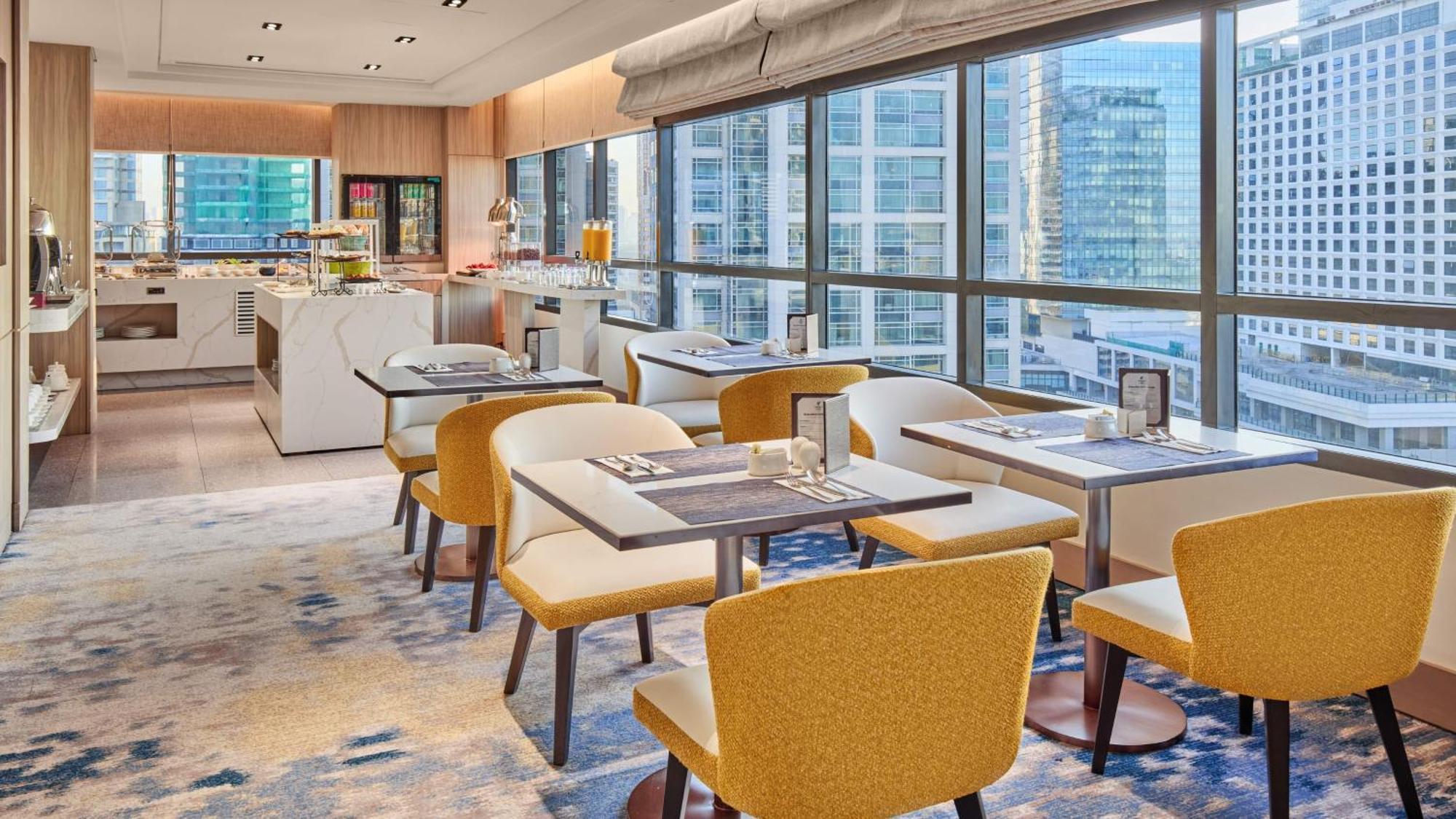 Holiday Inn & Suites Makati By Ihg Makati City Exterior foto